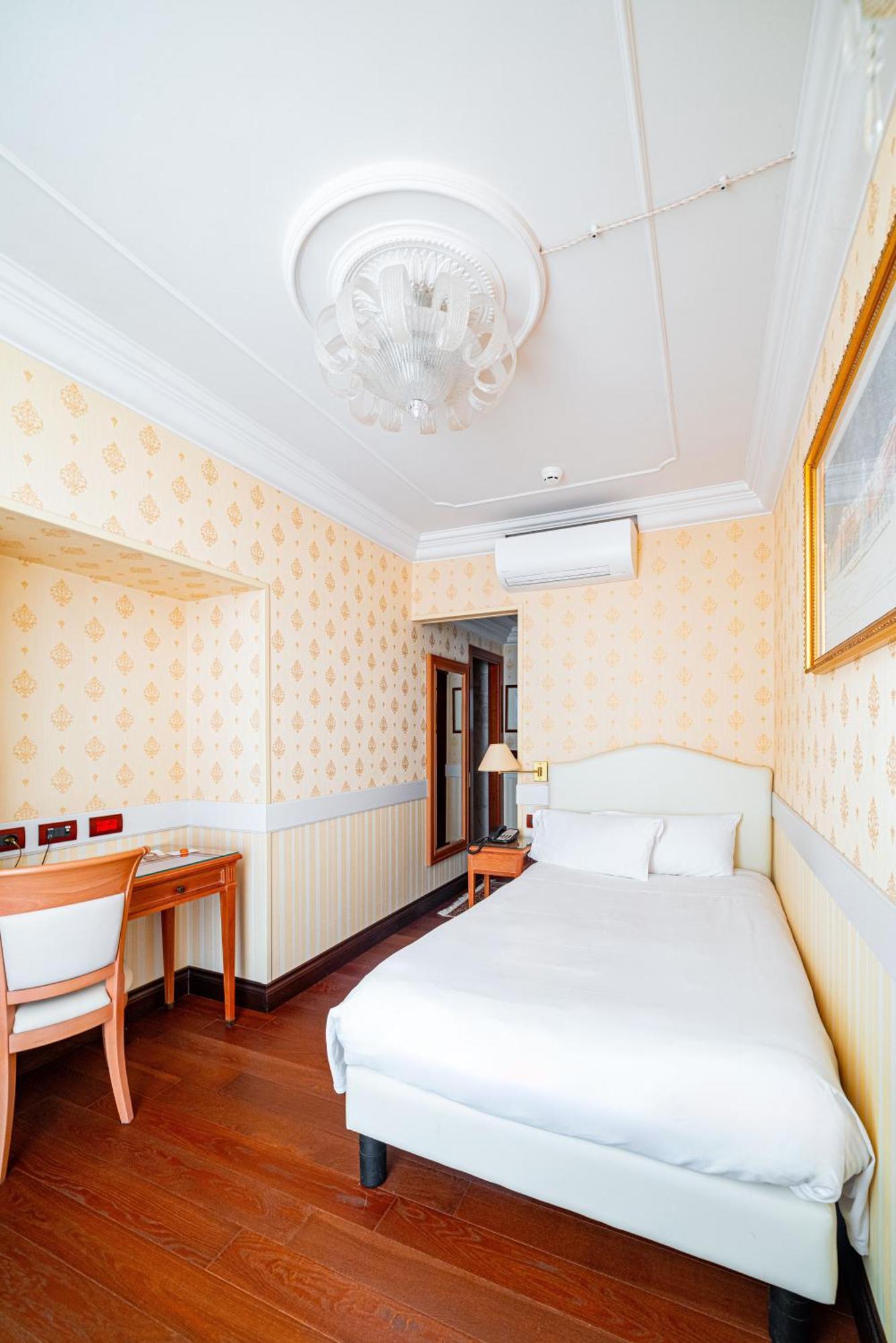 Phi Hotel Principe Cuneo Exterior foto